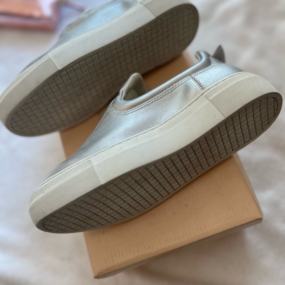Steve Madden Silver Slip On Sneakers Sz 7 - Picture 10 of 10